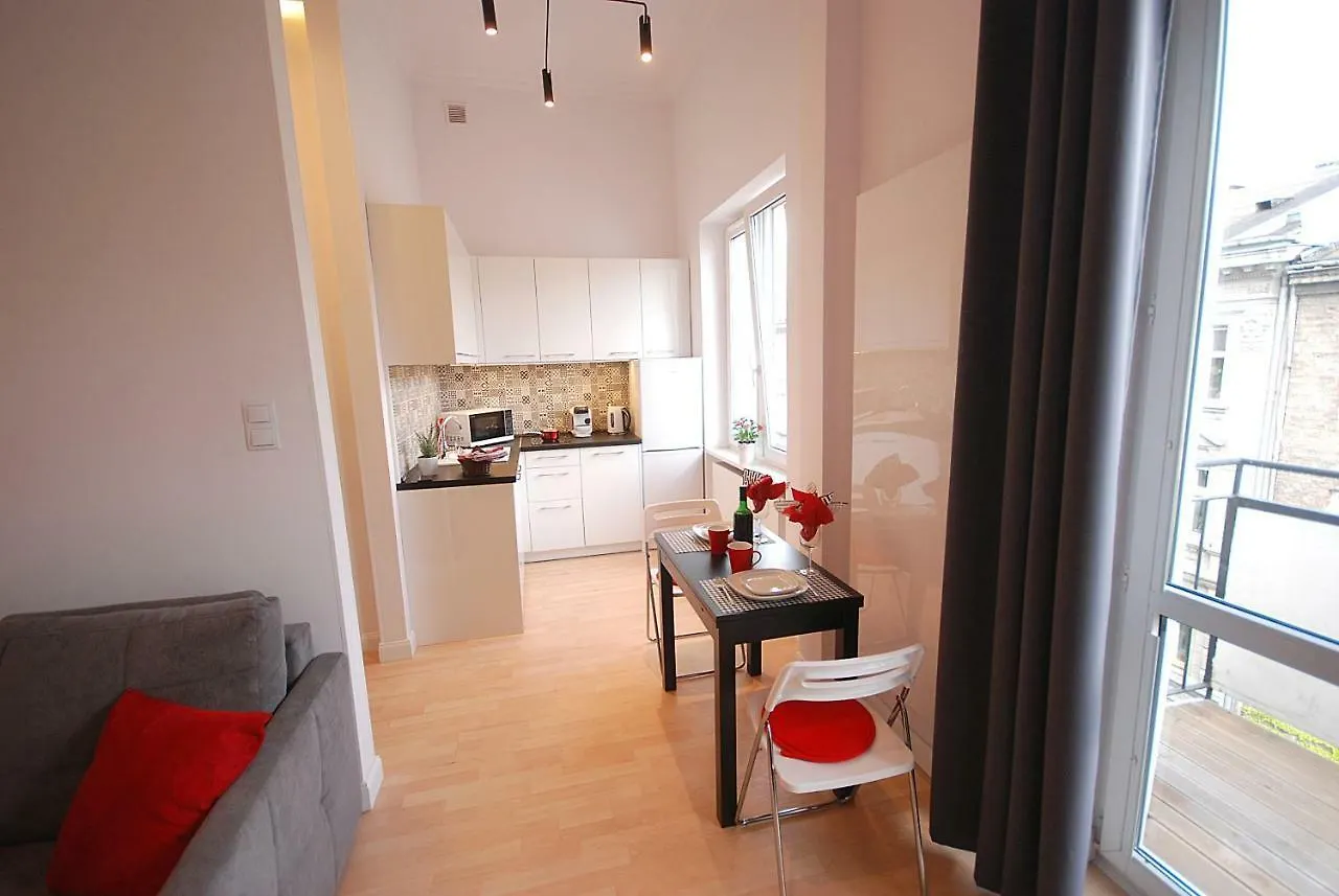 Nowy Apartament Wilcza Varşova Pansiyon