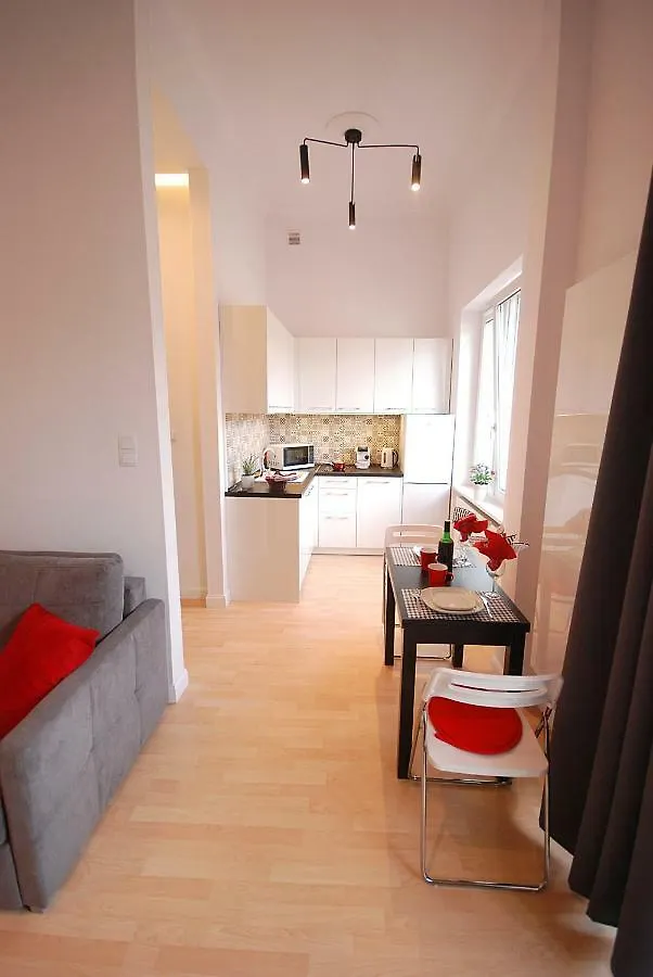 Nowy Apartament Wilcza Varşova 0*,  Polonya