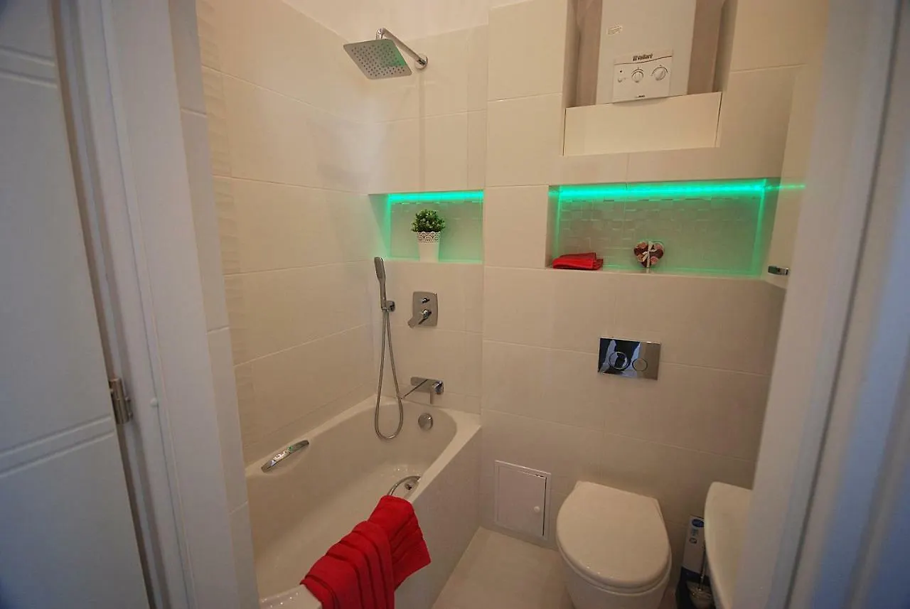 Habitación en casa particular Nowy Apartament Wilcza Varsovia Polonia